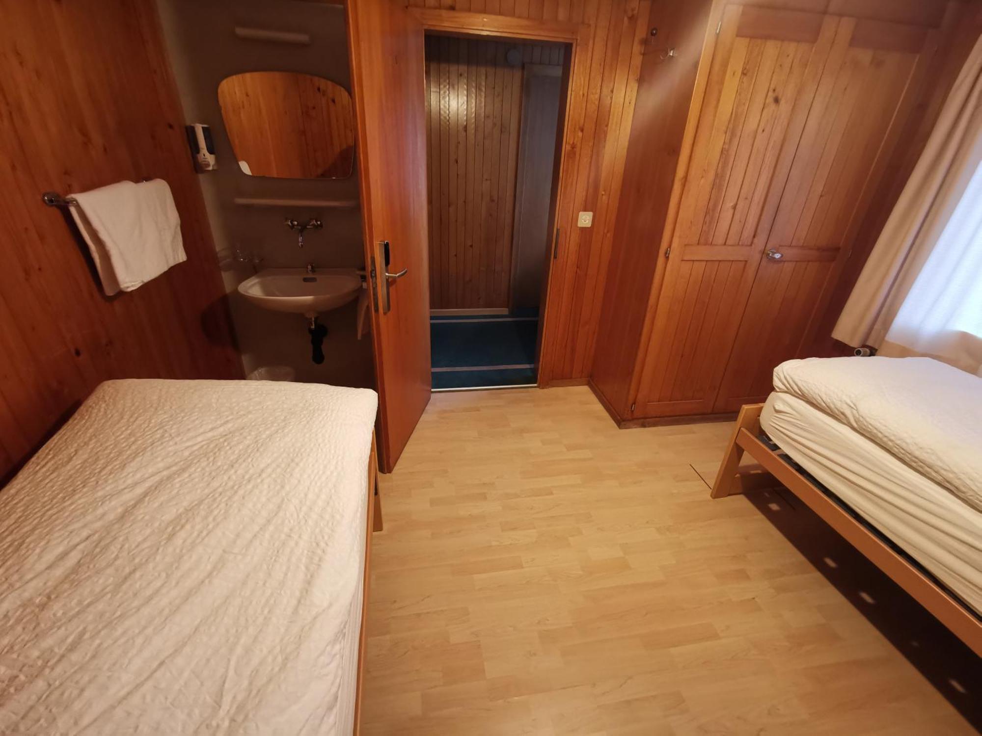 Check-In 24-7 Ohne Fruehstueck Gratis Parkplatz Hotel Ausserberg Room photo