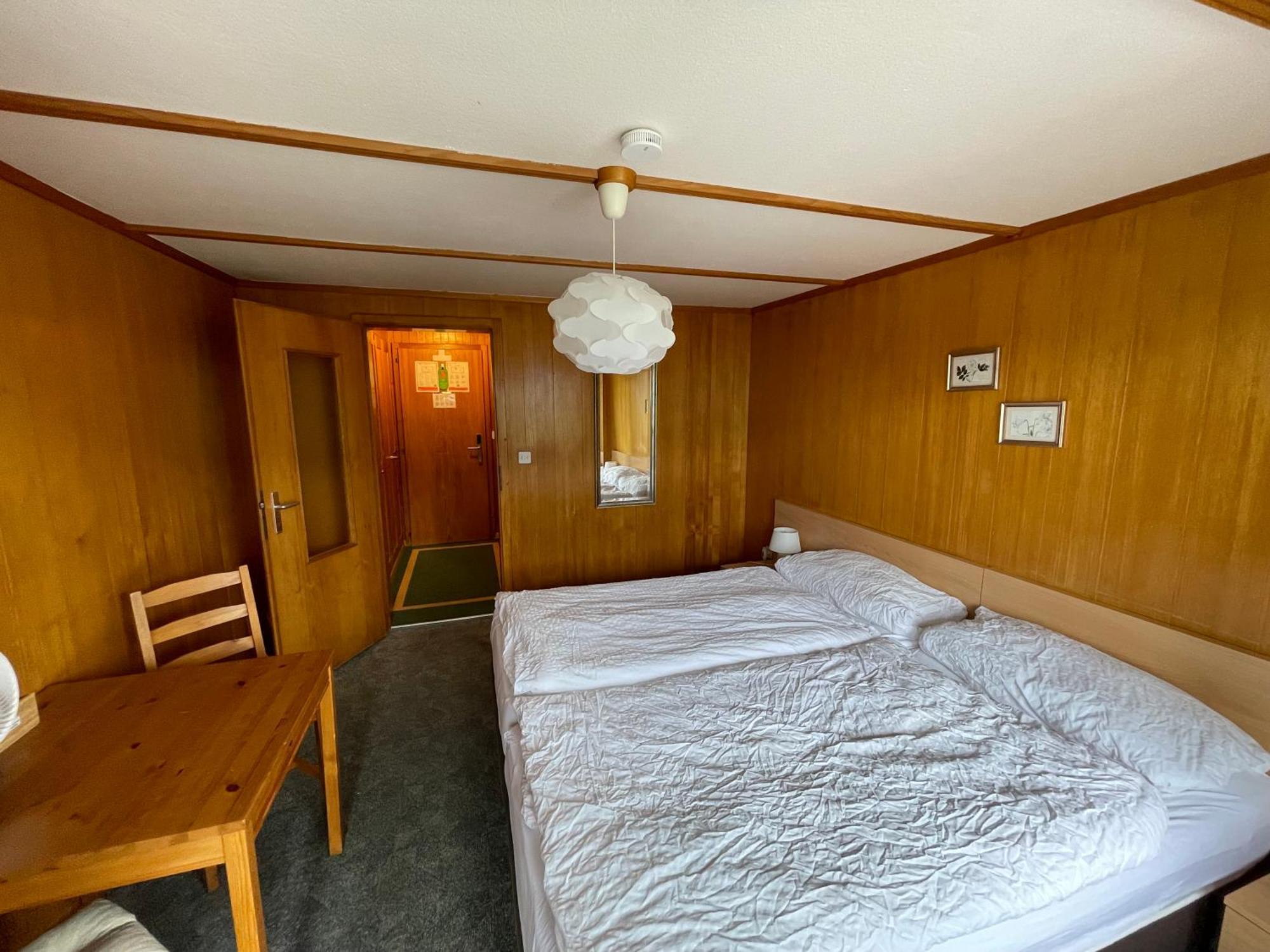 Check-In 24-7 Ohne Fruehstueck Gratis Parkplatz Hotel Ausserberg Room photo